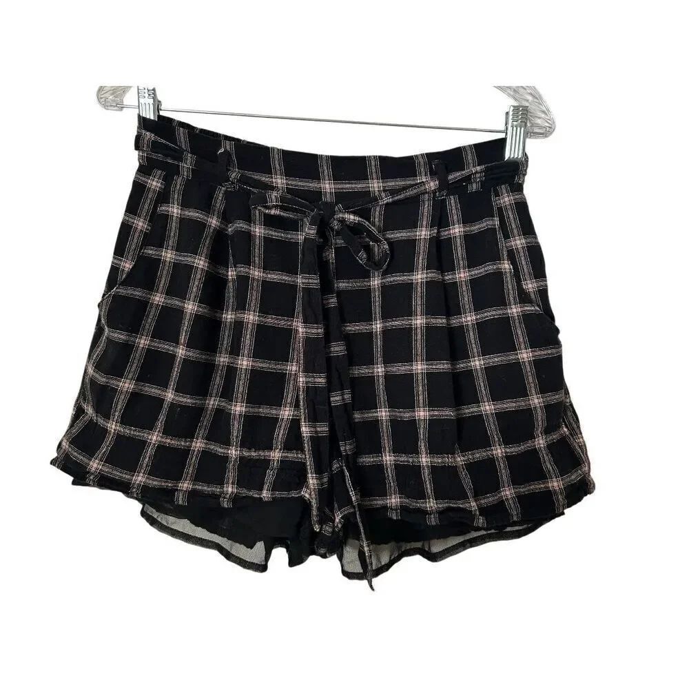 American Eagle Plaid Pull-On Shorts Black Pink Checkered Size M